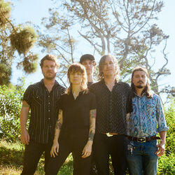 Picture of Sarah Shook & the Disarmers
