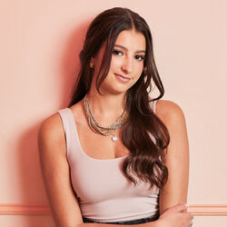 Picture of Jordana Bryant