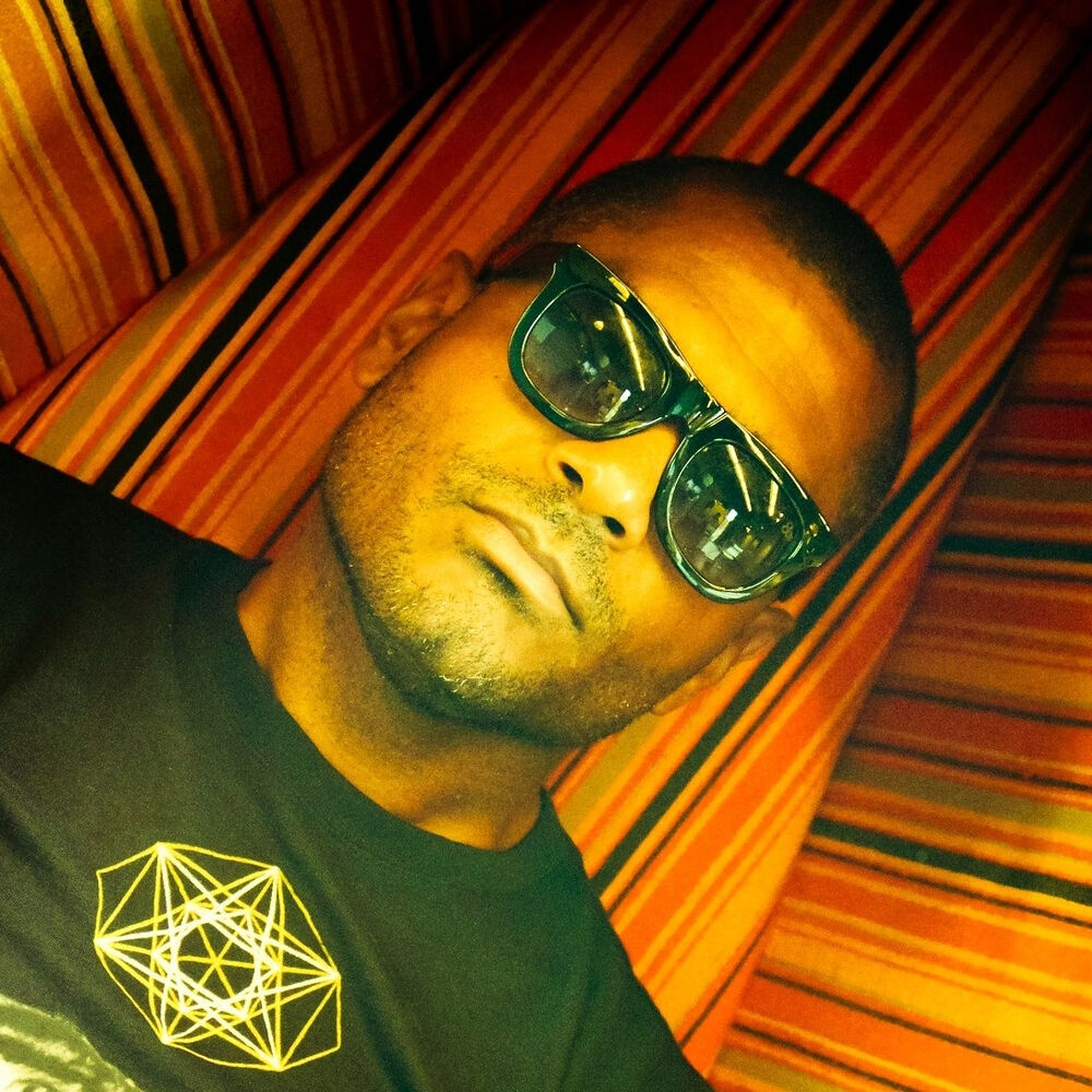 Picture of Charles Feelgood