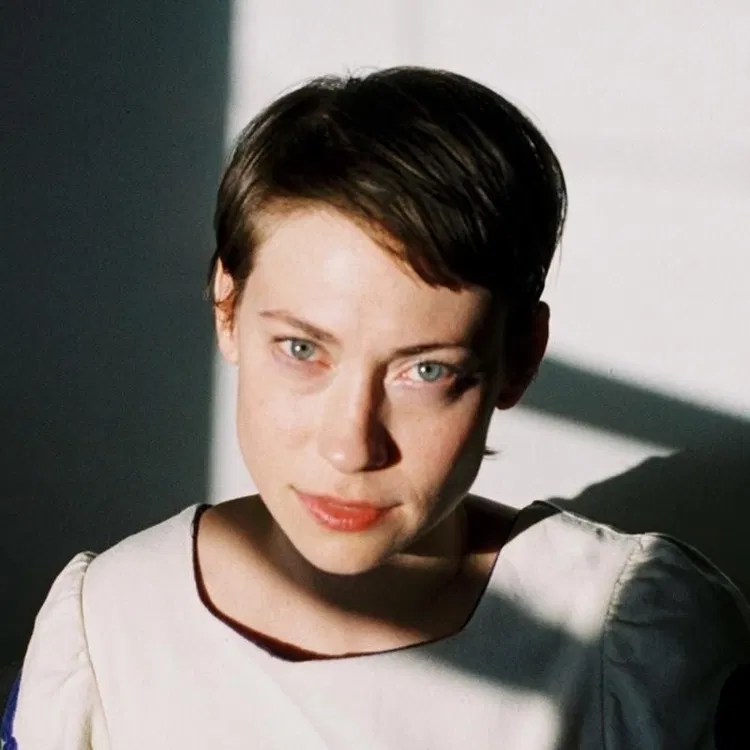 Anna Burch