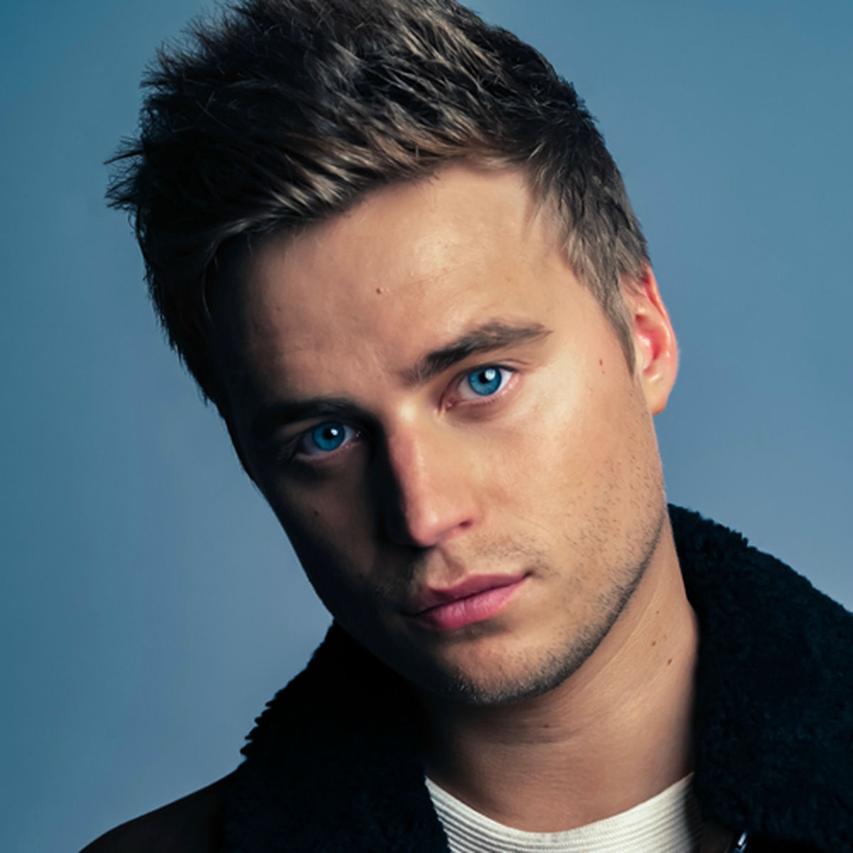 Artist picture of Klingande