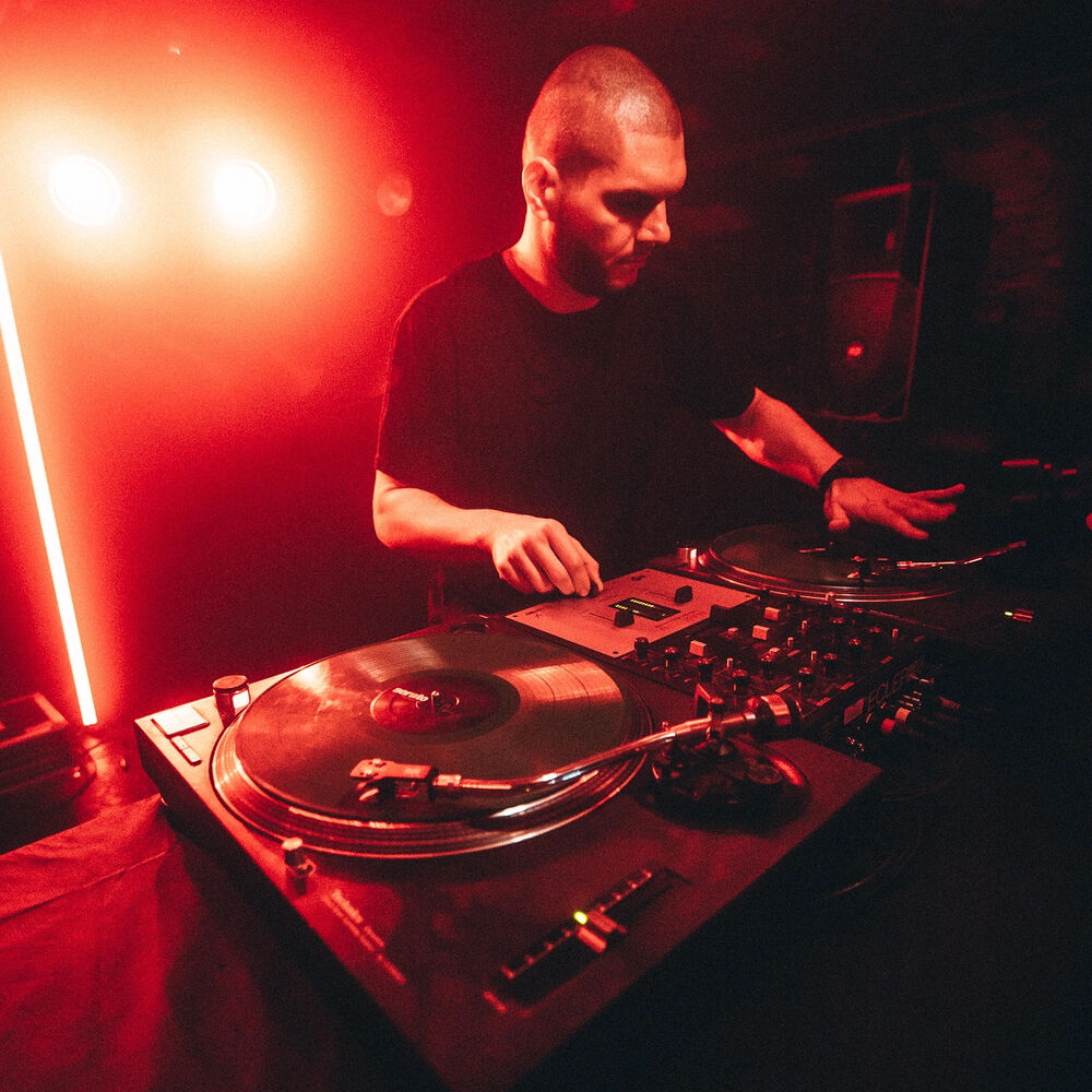 Picture of DJ MikroMan