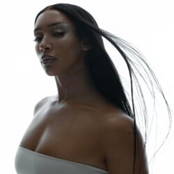 Picture of Naomi Sharon