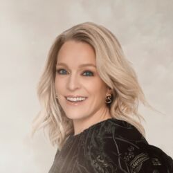 Picture of Annie Villeneuve