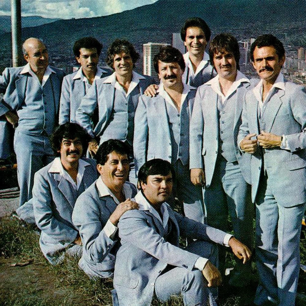 Los Graduados
