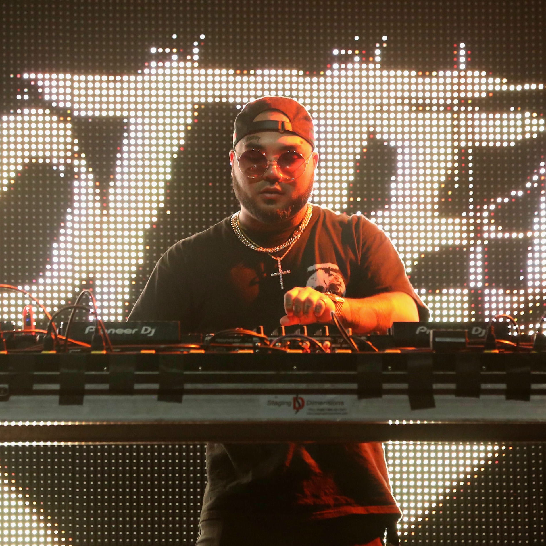 Artist picture of Riot Ten