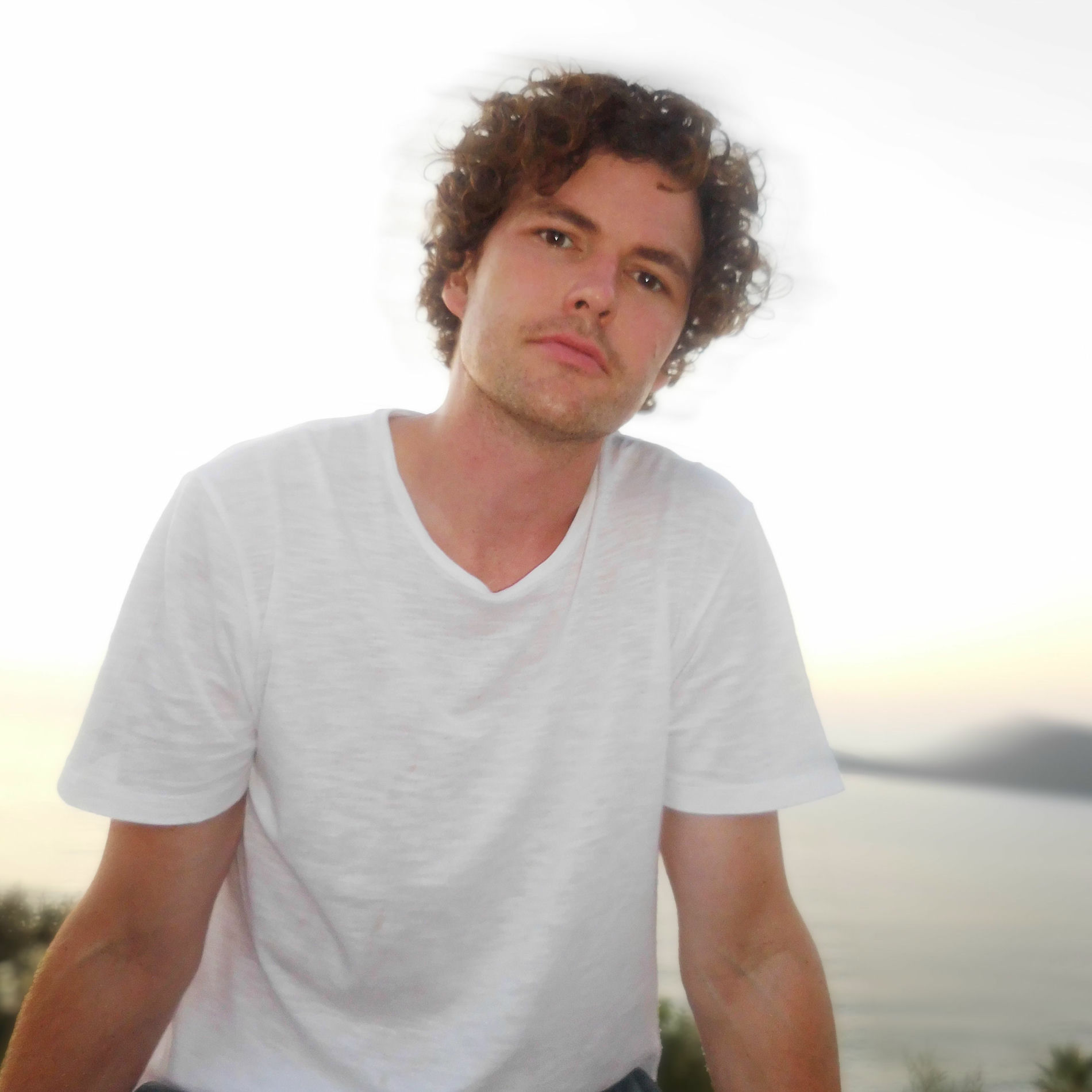 Artist picture of Vance Joy