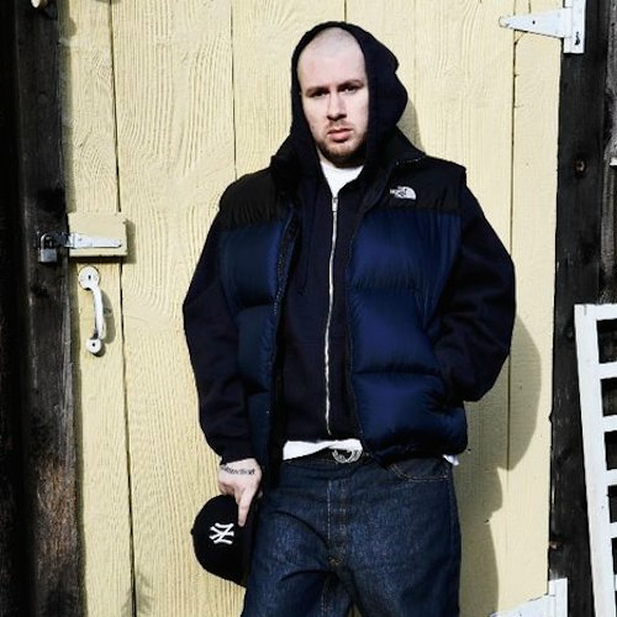 Artist picture of Apathy