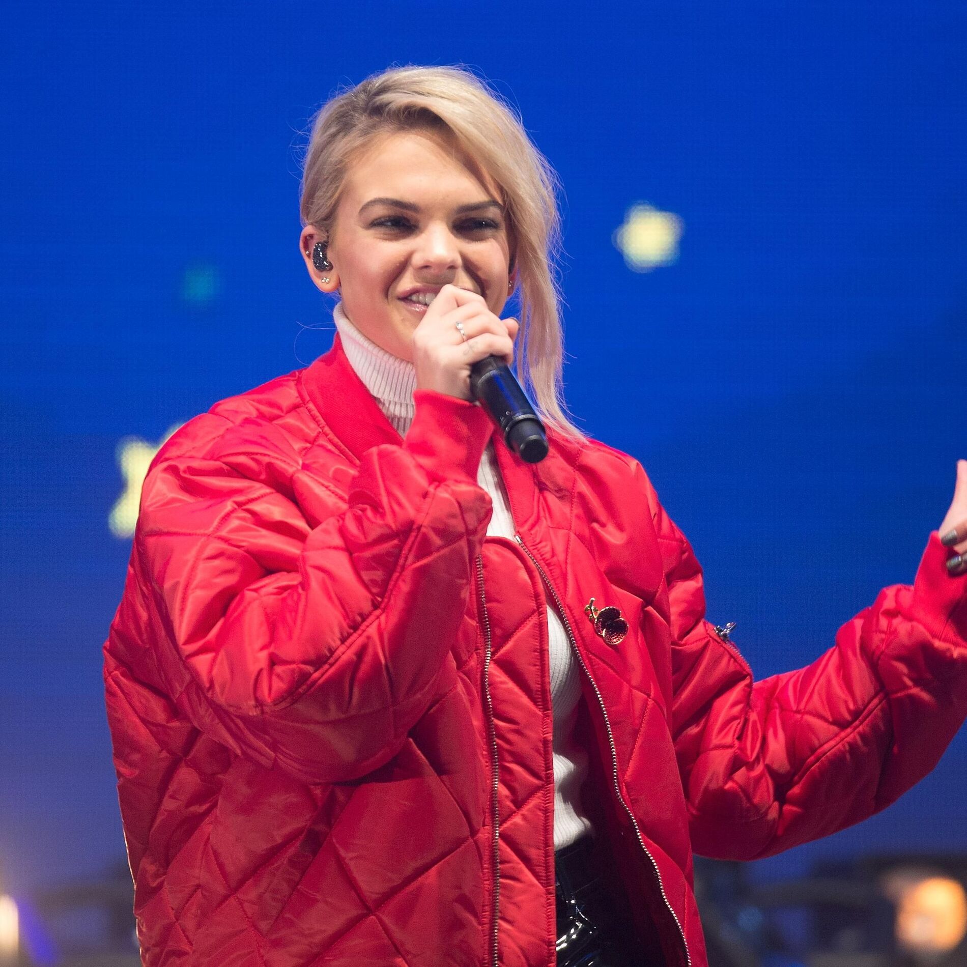 Artist picture of Louisa Johnson