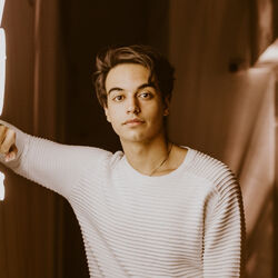 Picture of Lyus
