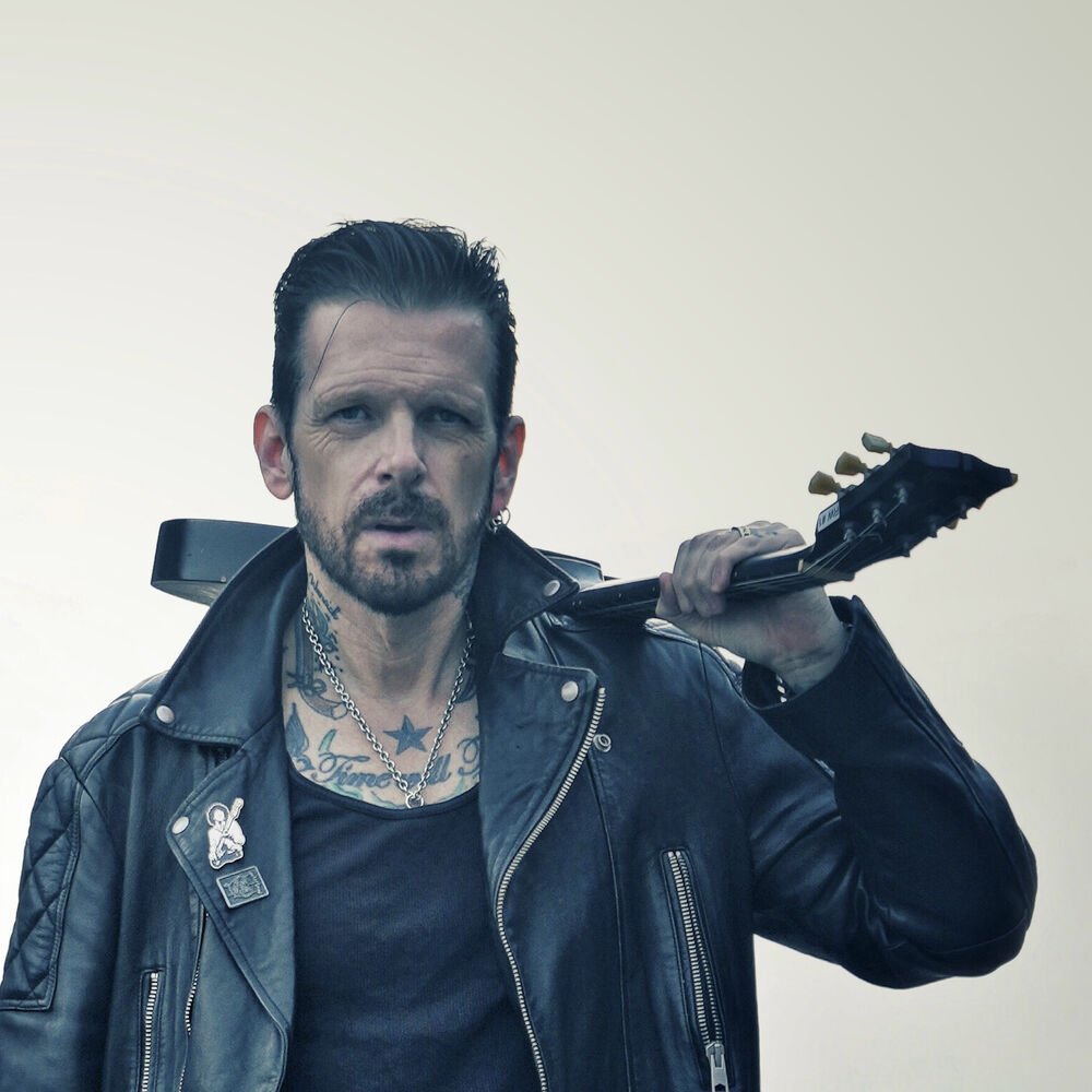 Picture of Ricky Warwick