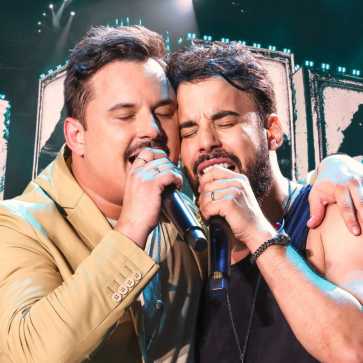 Artist picture of Clayton & Romário