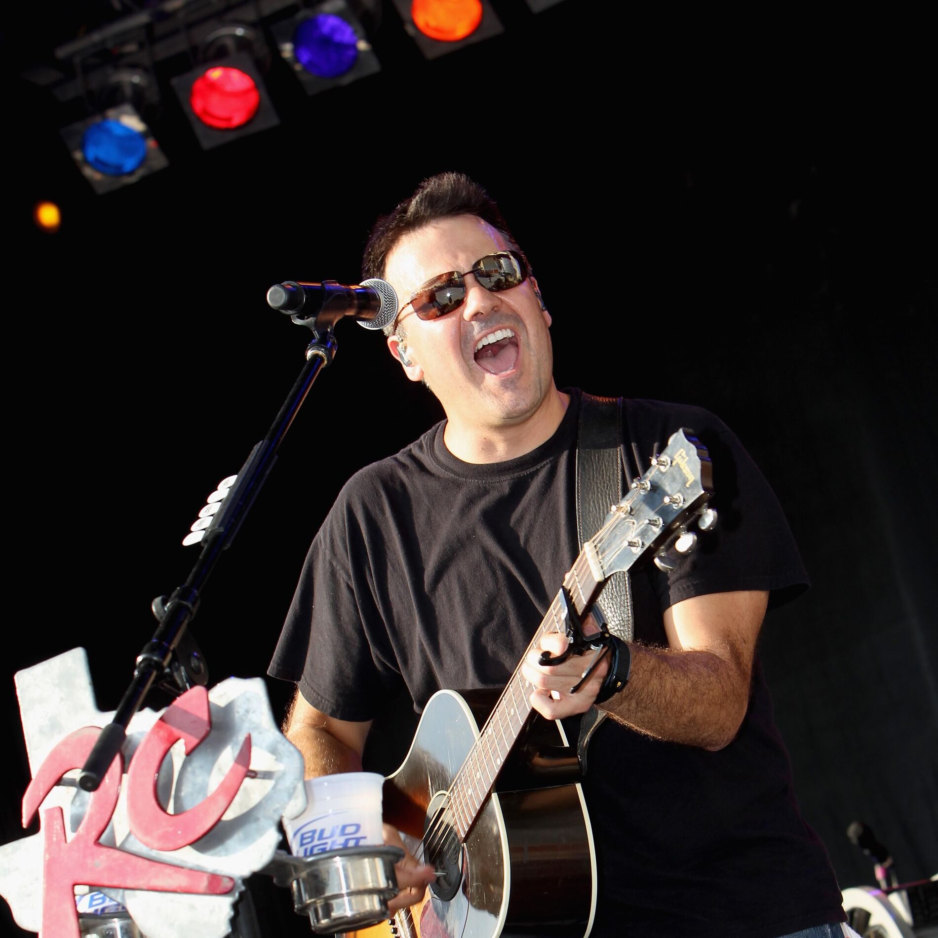 Artist picture of Roger Creager