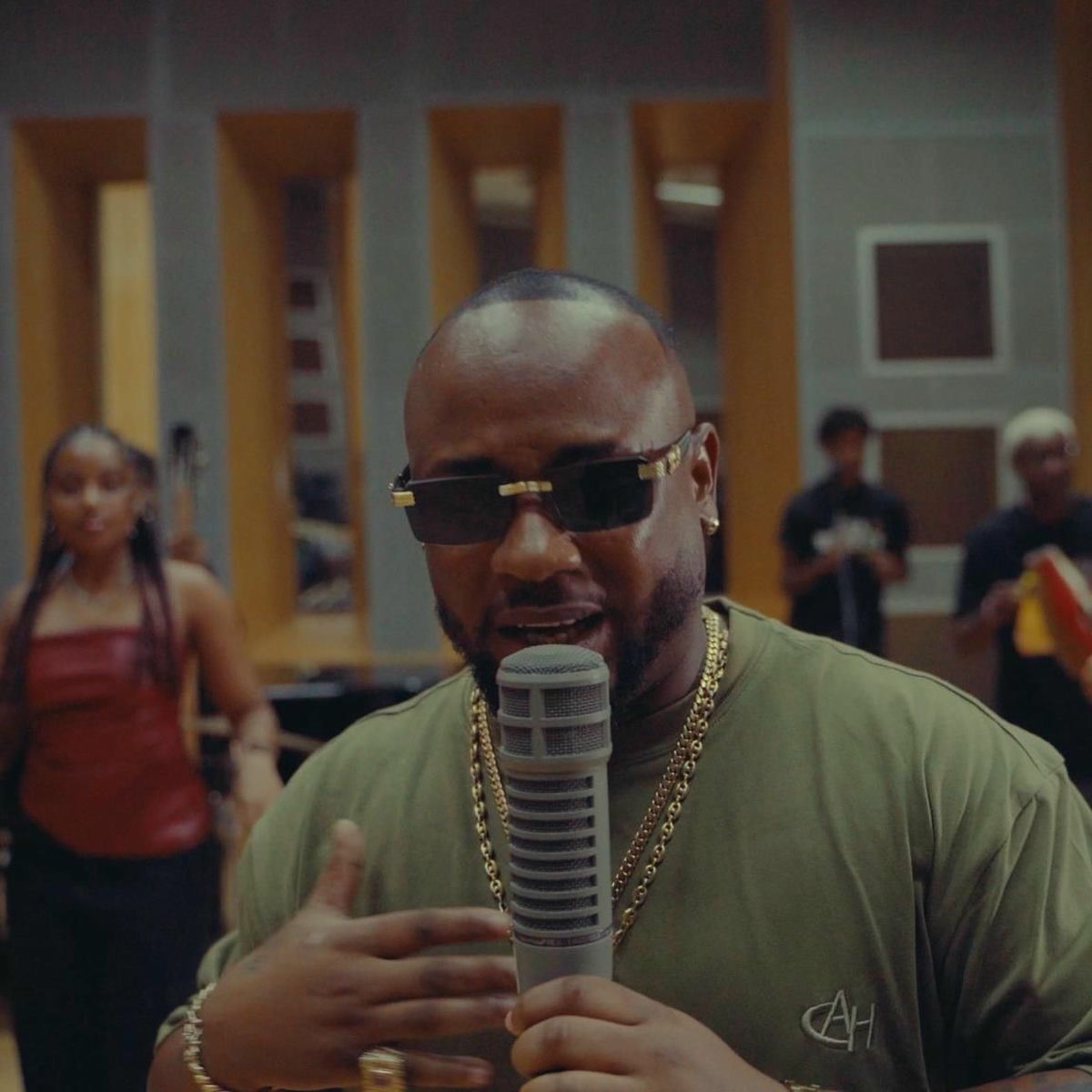 Artist picture of Ivan El Hijo de Teresa y La Llegada