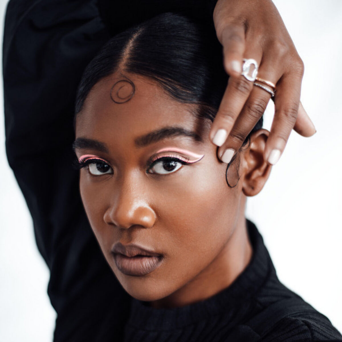 Artist picture of Rose May Alaba
