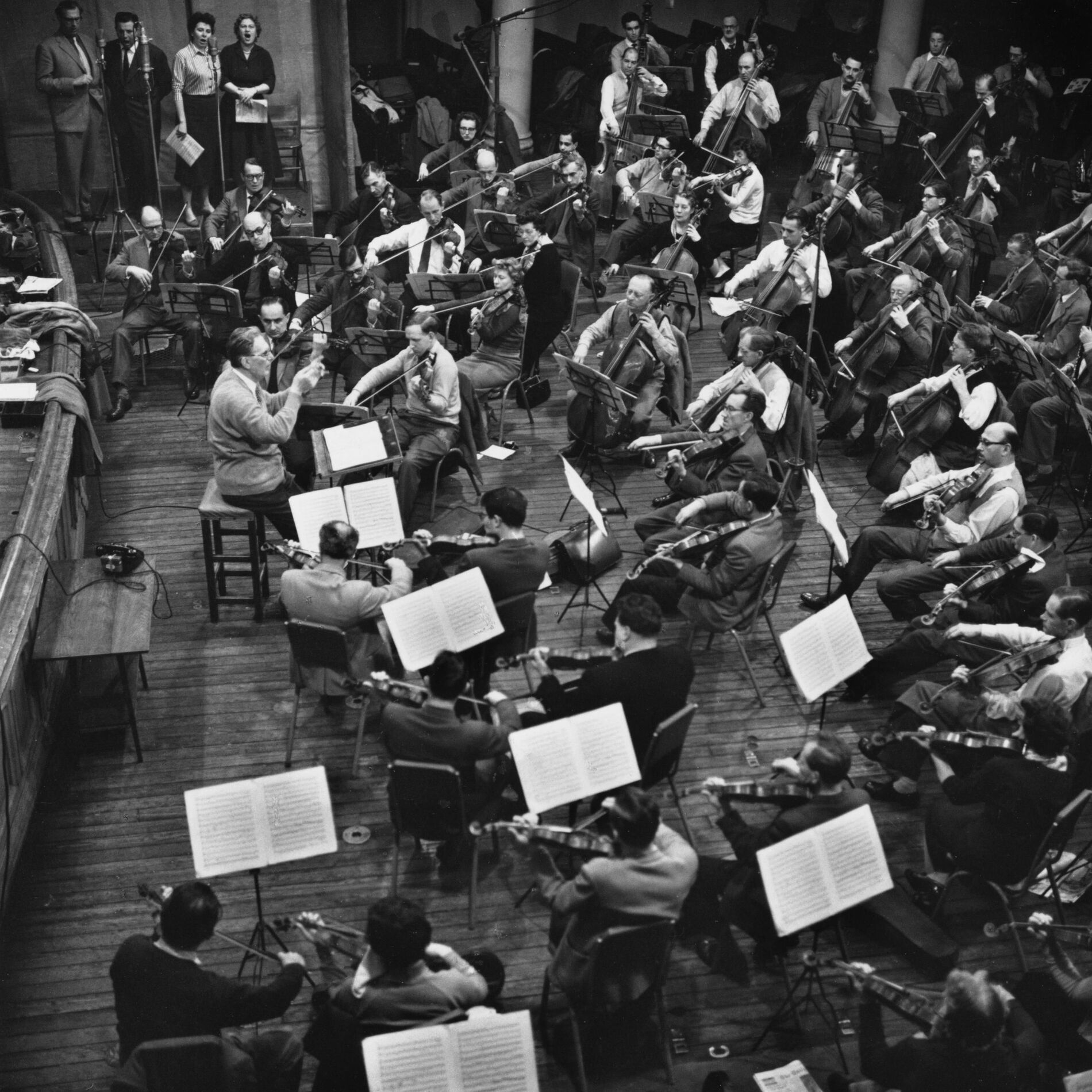 Artist picture of New Philharmonia Orchestra