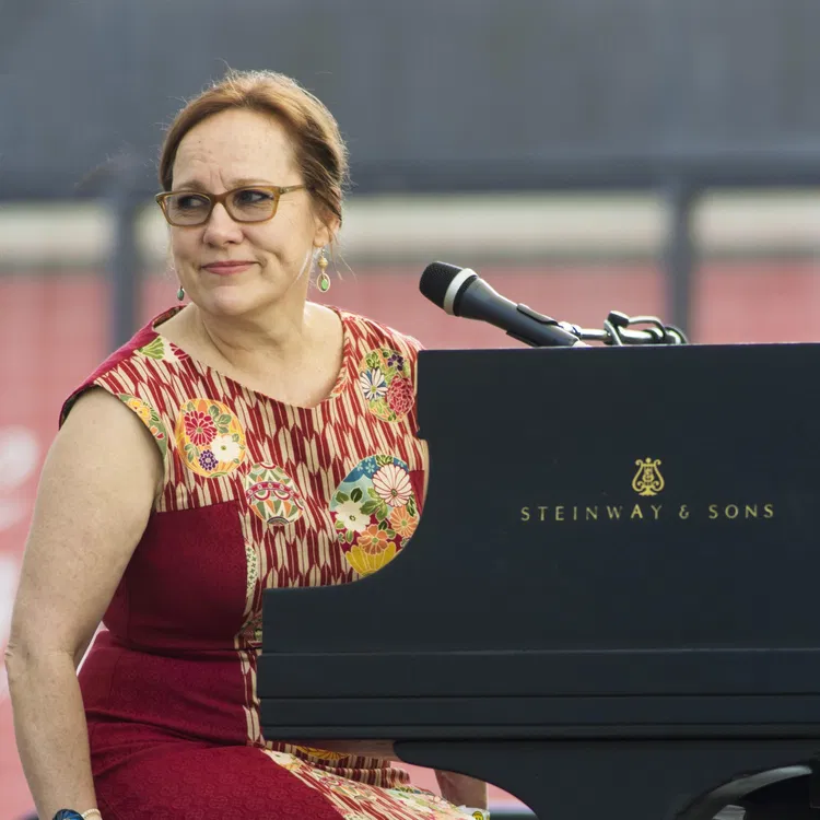 Iris DeMent