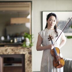 Picture of Akiko Suwanai