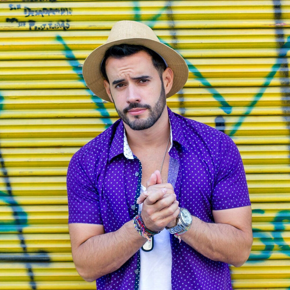 Picture of Manny Cruz
