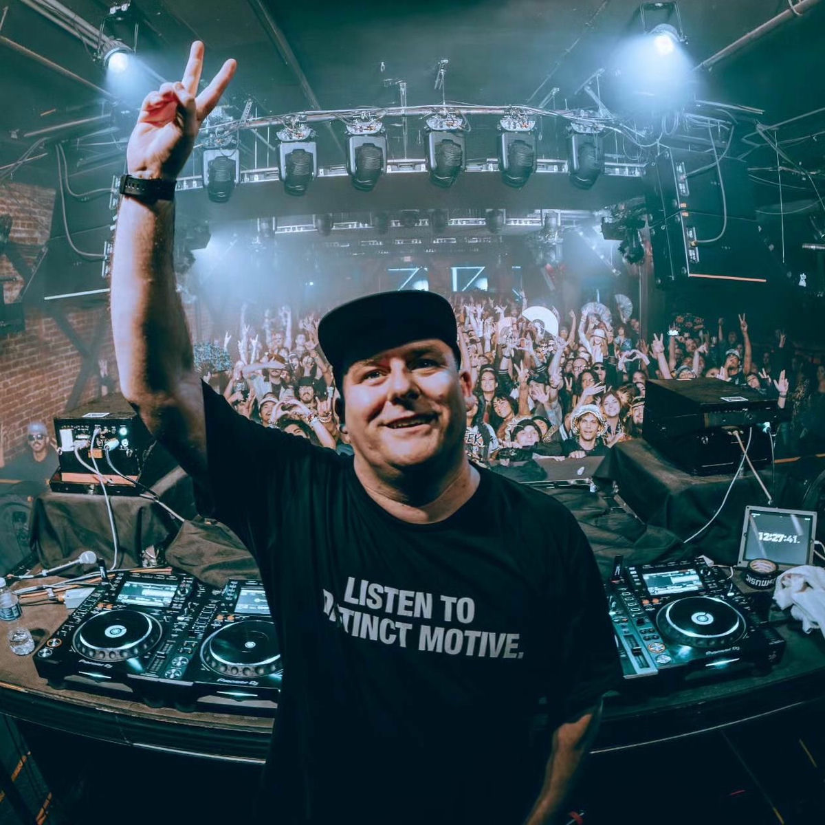 Artist picture of Distinct Motive