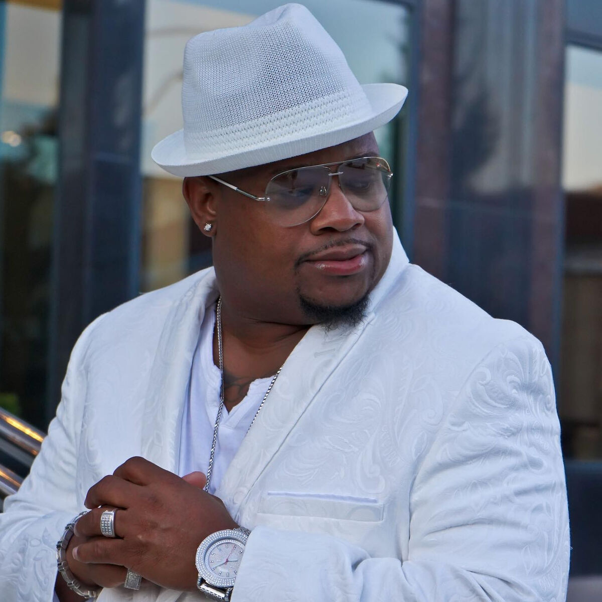 Artist picture of LeVelle