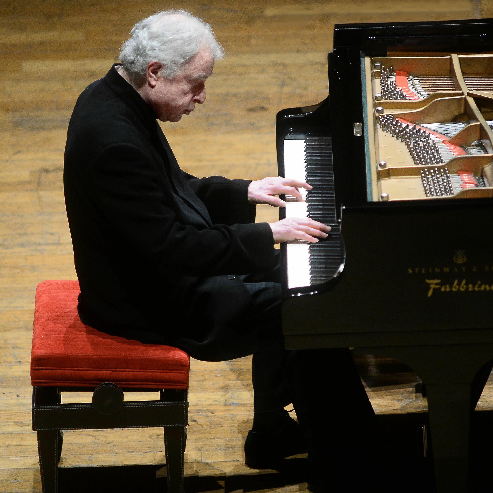 Artist picture of András Schiff