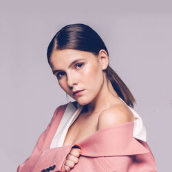 Picture of Camille Schneyder