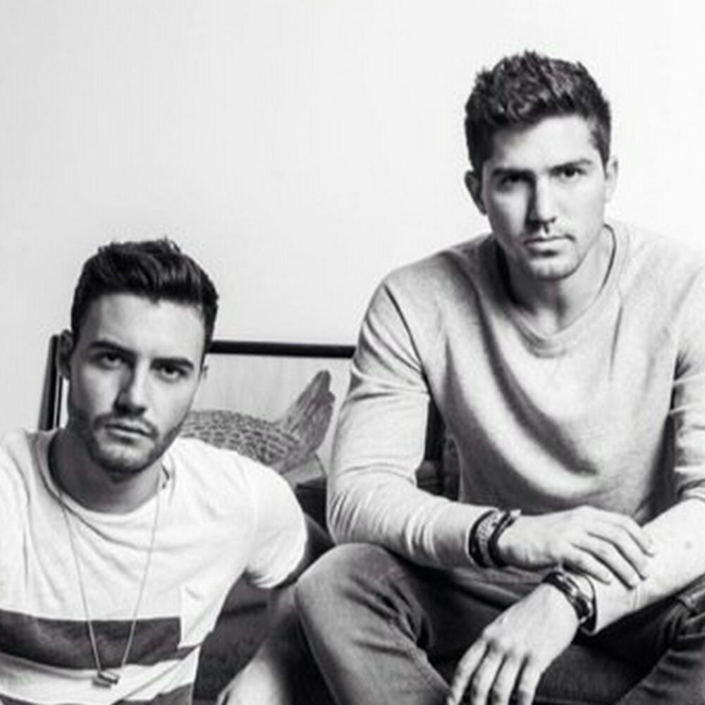Picture of Tom & Collins