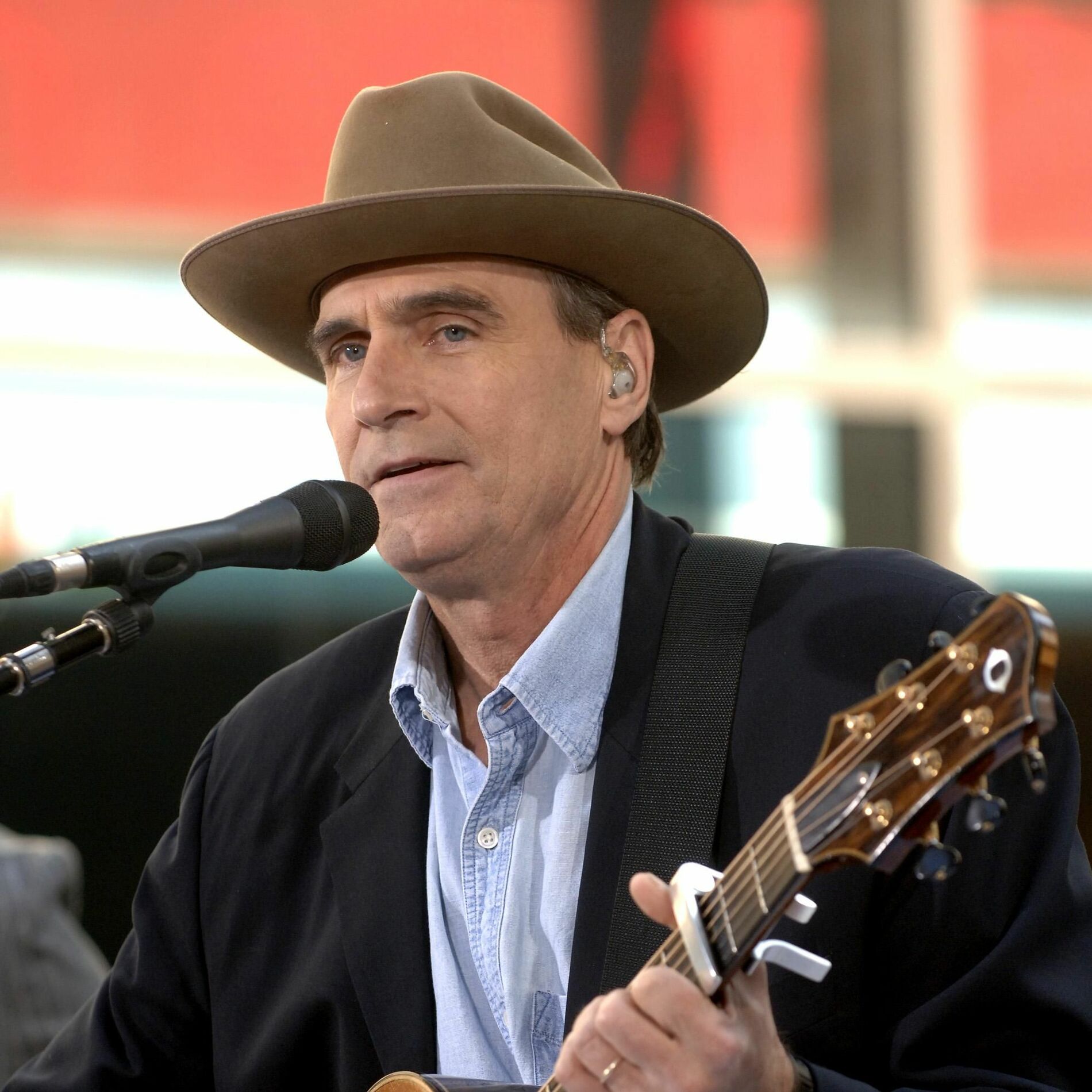 James Taylor: albums, songs, playlists | Deezer