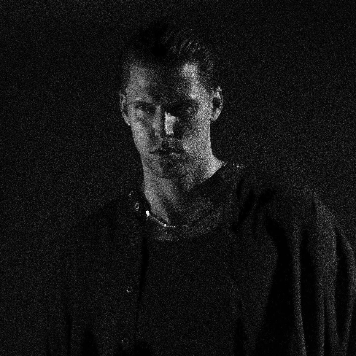 Artist picture of Plaza