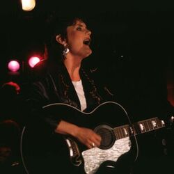 Picture of Holly Dunn