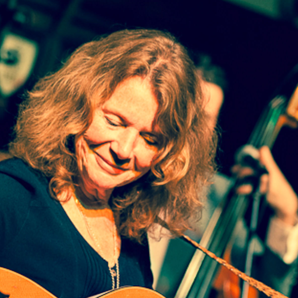 Bonnie Dobson: albums, songs, concerts | Deezer