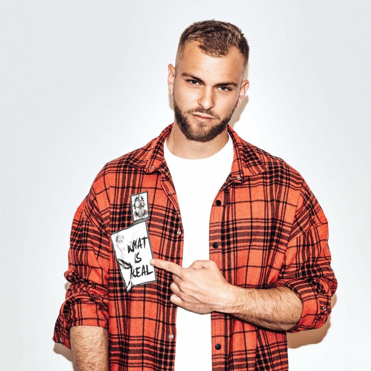 Artist picture of Azka