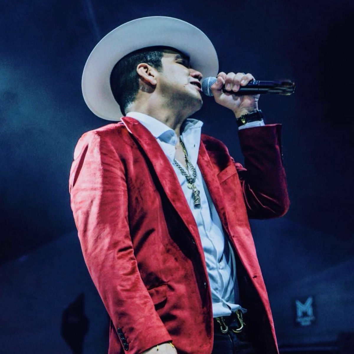 Jovanny Cadena Y Su Estilo Privado