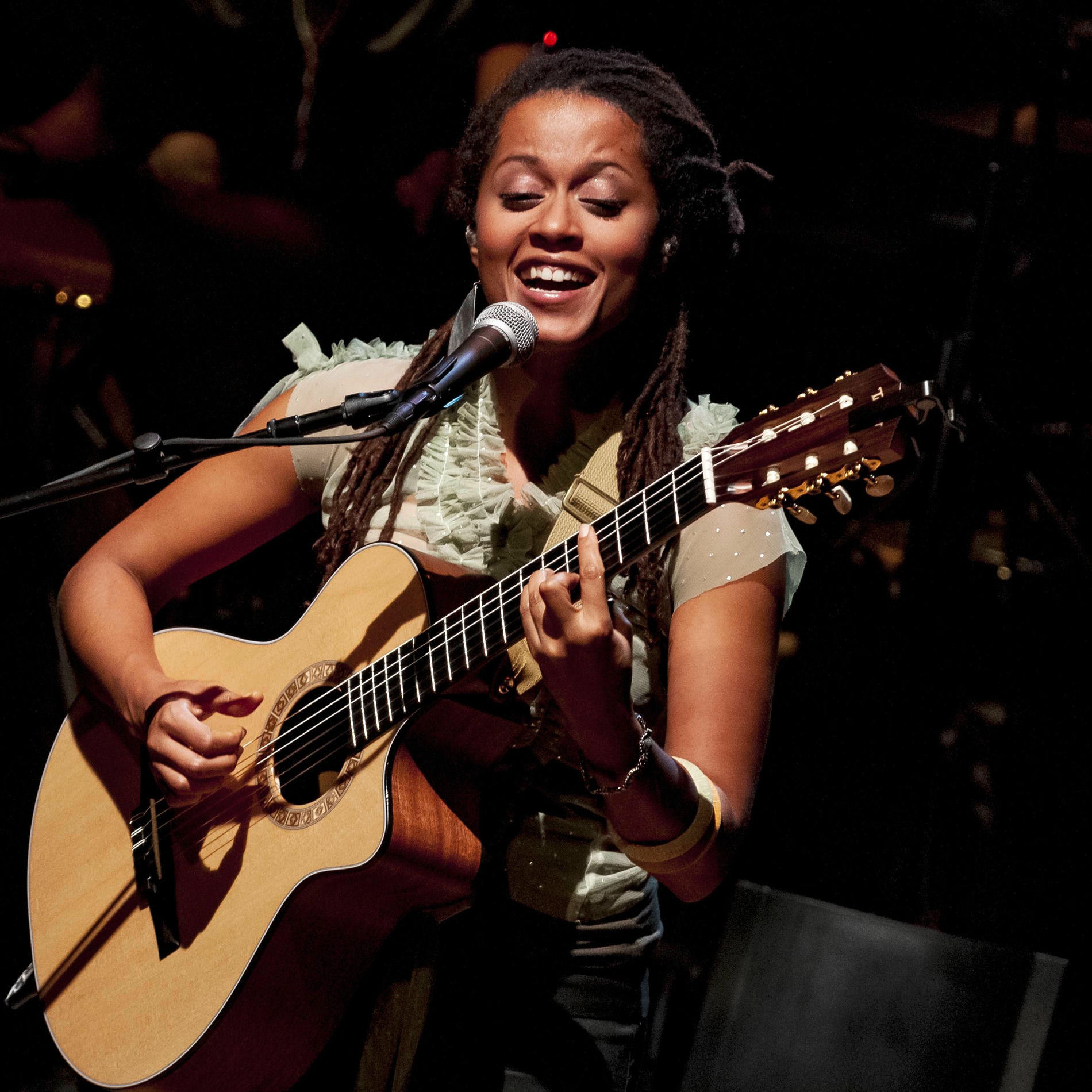 Artist picture of Sara Tavares