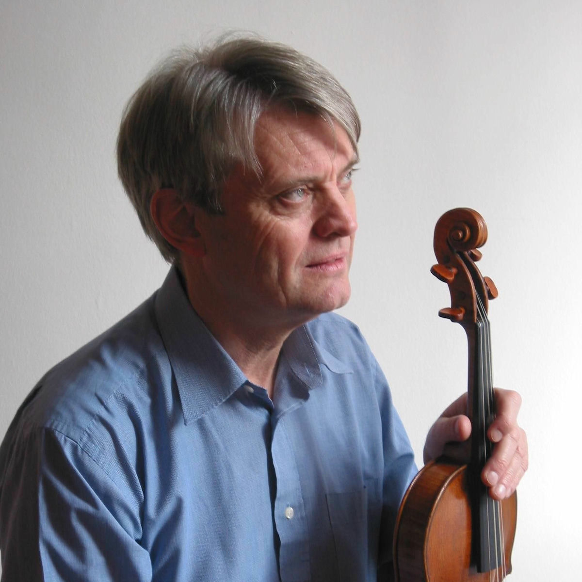 Artist picture of Simon Standage