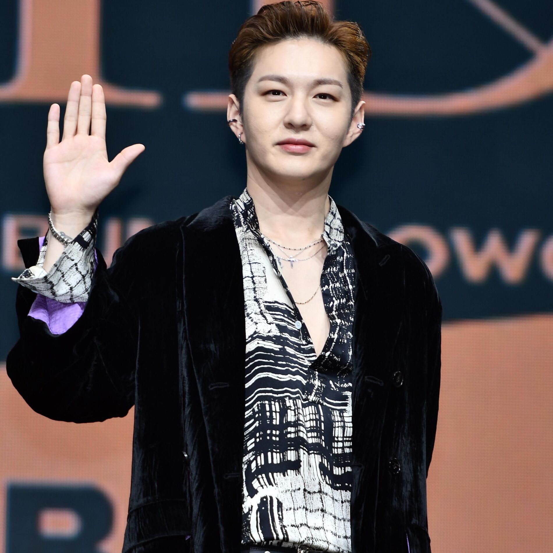 LEE CHANGSUB