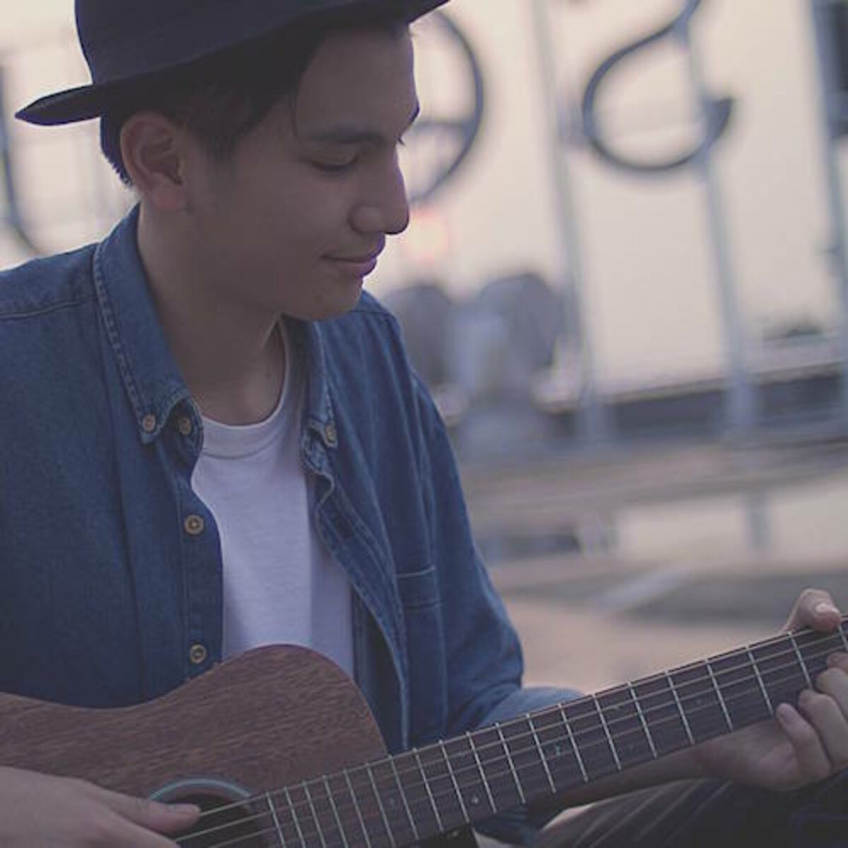 Phum Viphurit: albums, songs, playlists | Listen on Deezer