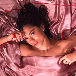 Picture of Lucy Alves