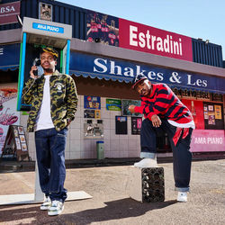 Shakes & Les