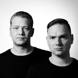 Picture of Calmani & Grey