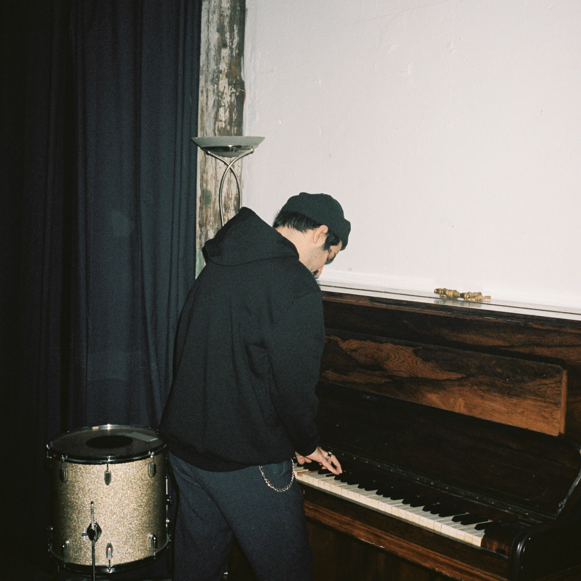 Artist picture of Crayon