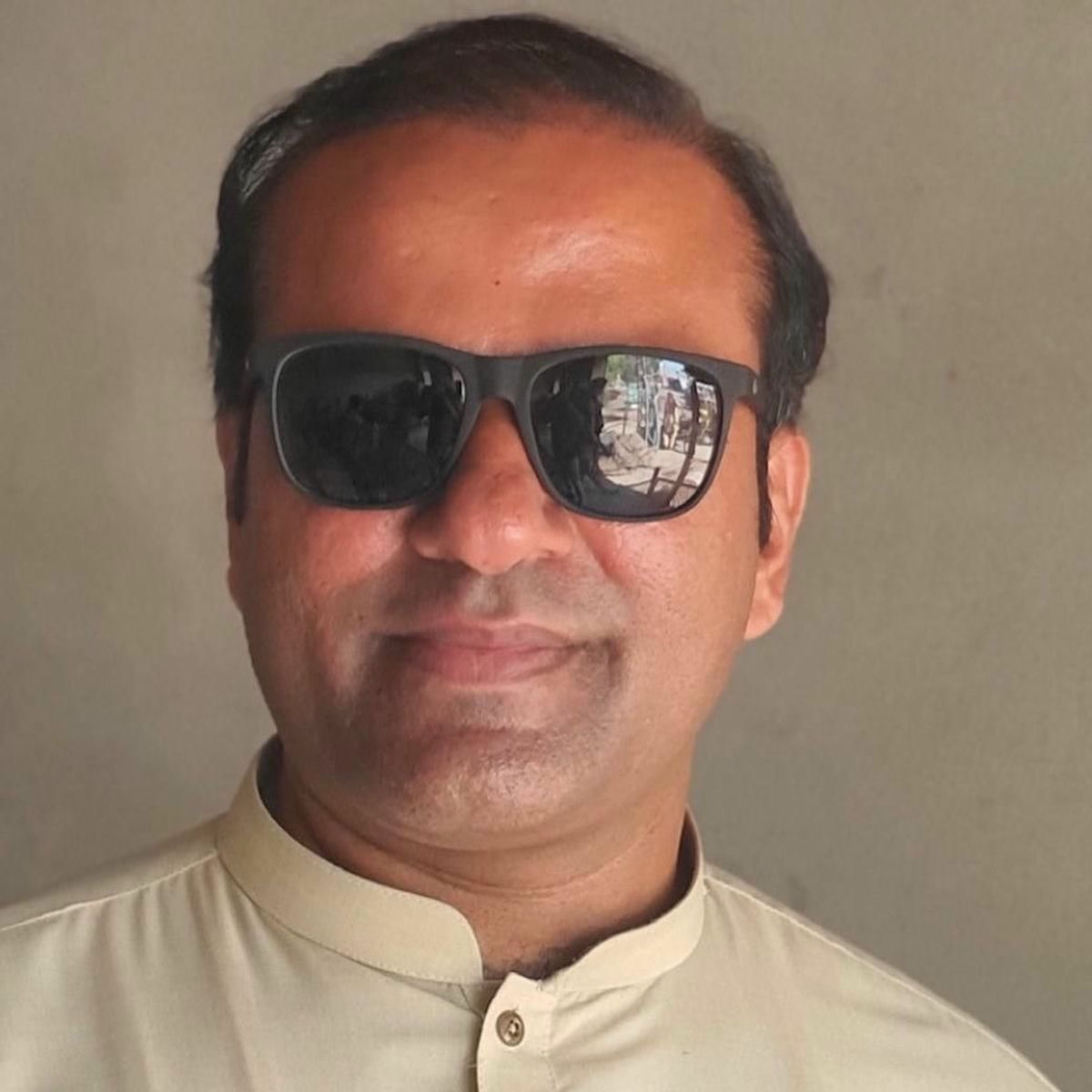 Artist picture of £1 Fish Man