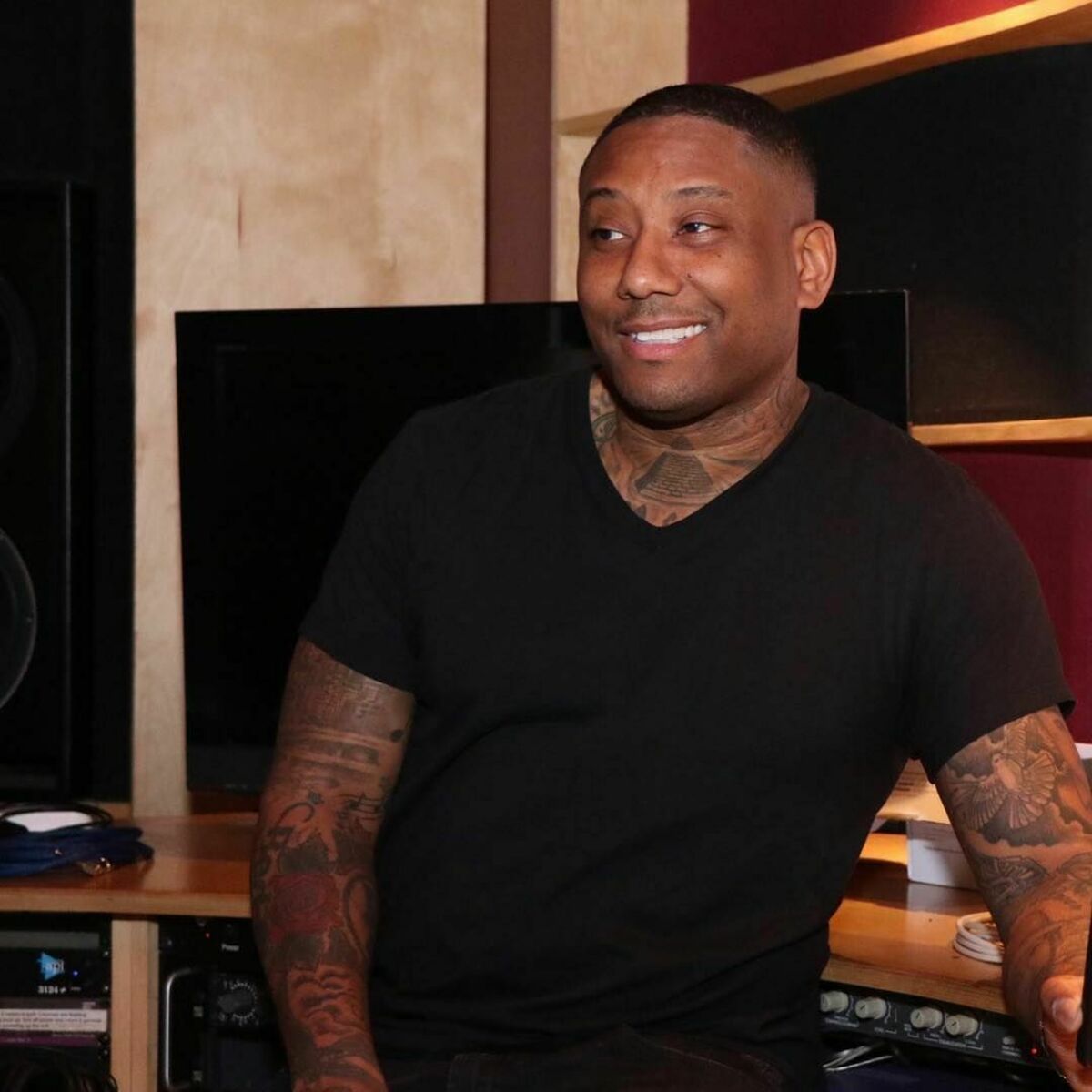 Artist picture of Maino