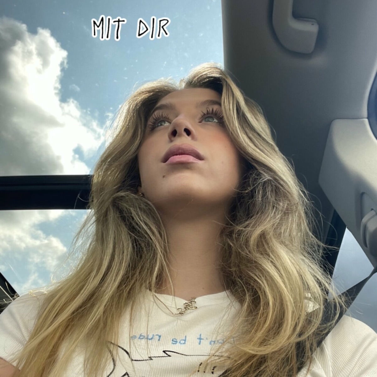 Artist picture of MOLLY SUE