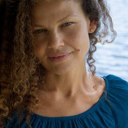 Picture of Alana Davis