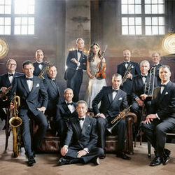 Picture of Palast Orchester mit seinem Sänger Max Raabe