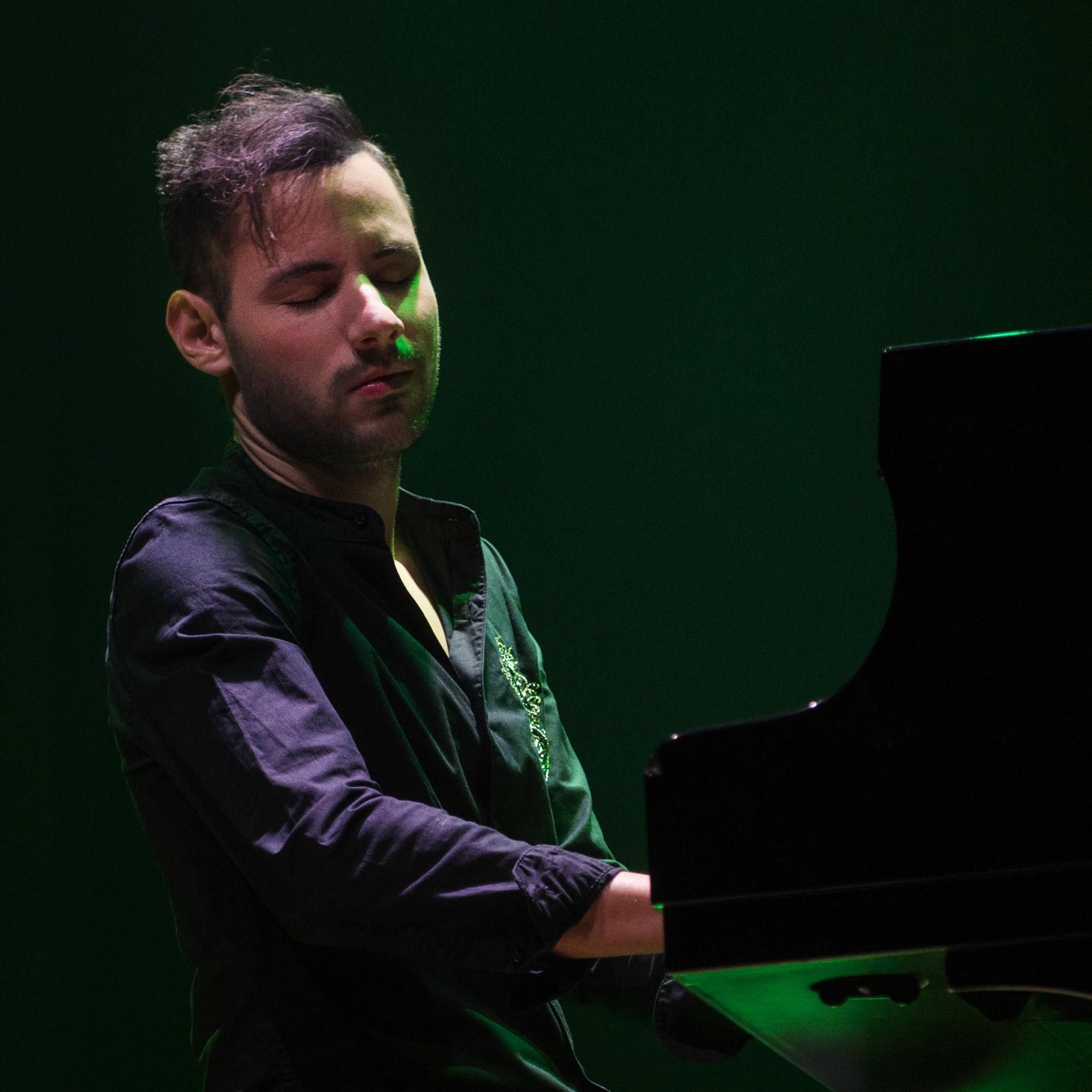 Artist picture of Peter Bence