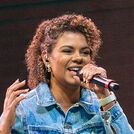 Nivea Soares