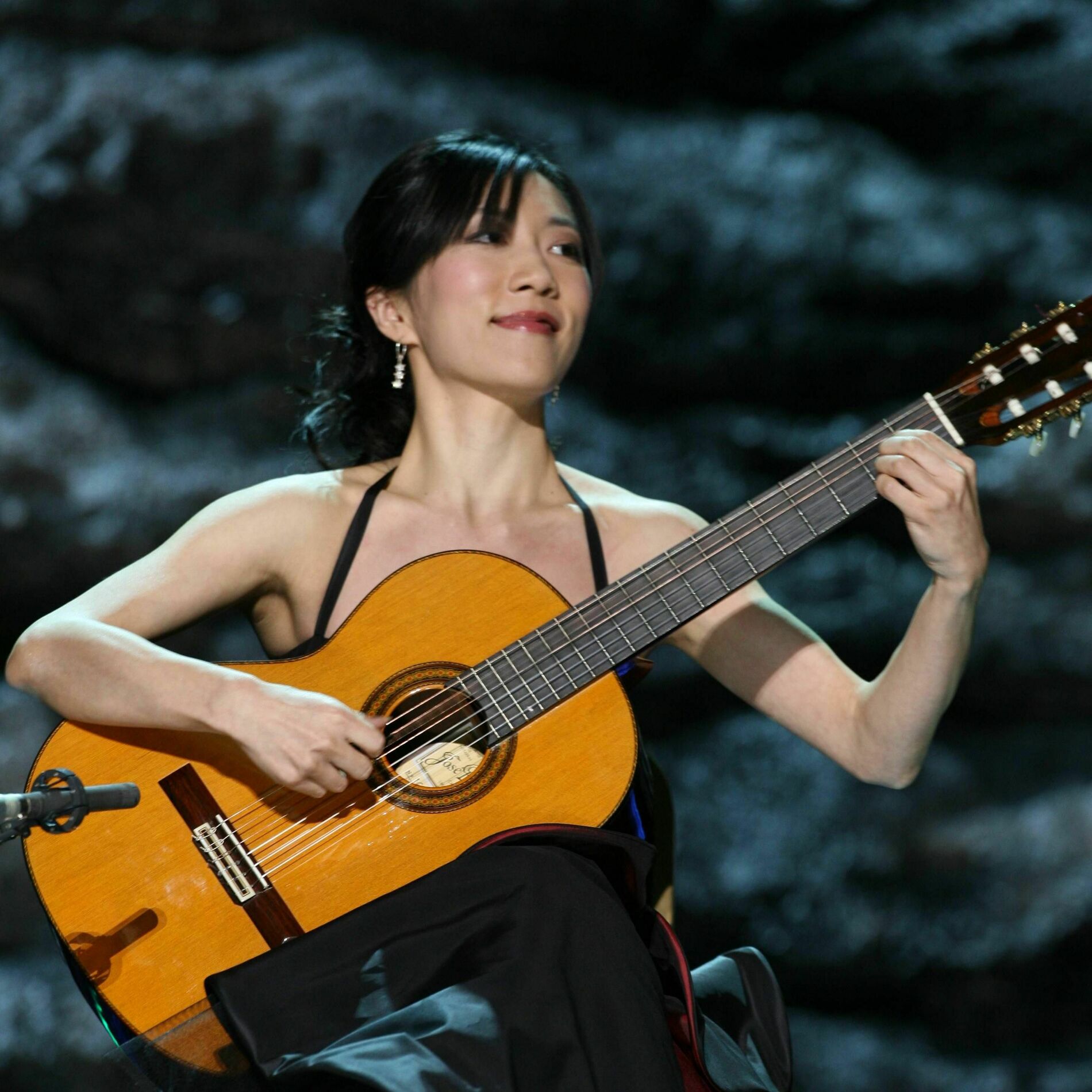 Artist picture of Xuefei Yang